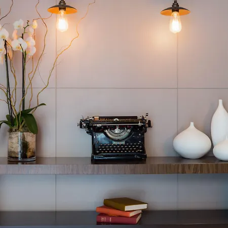 Le Tourville By Inwood Hotel