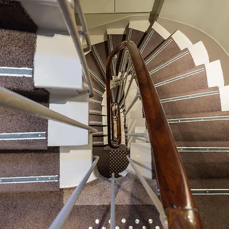 Hotel Le Tourville By Inwood 4*