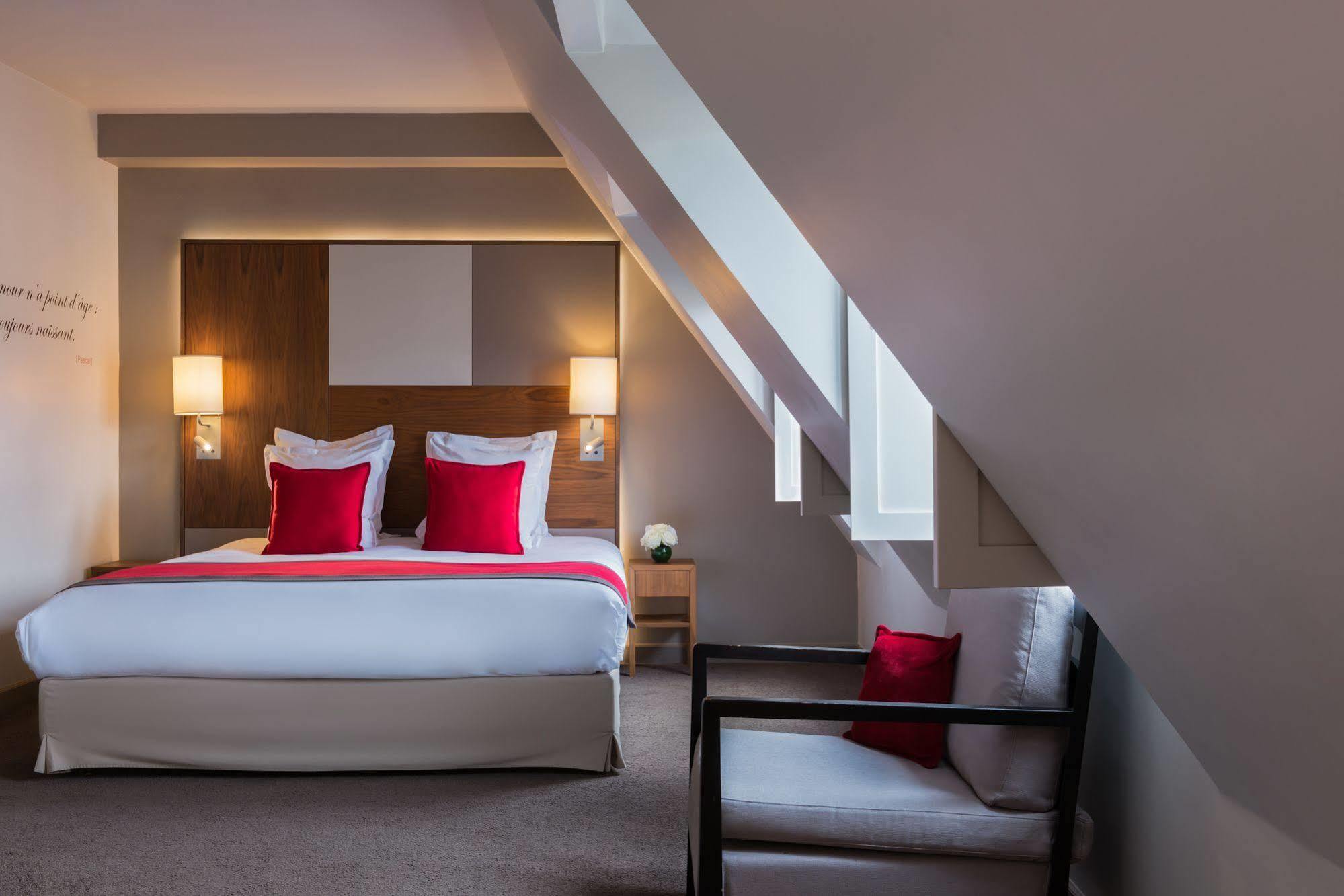 Hotel Le Tourville By Inwood Parigi